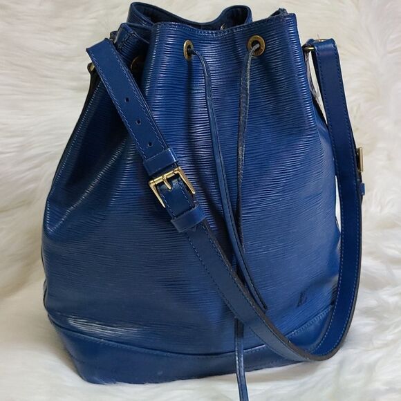 💯 Authentic Louis Vuitton Epi Noe Bag🍀 - Picture 15 of 17